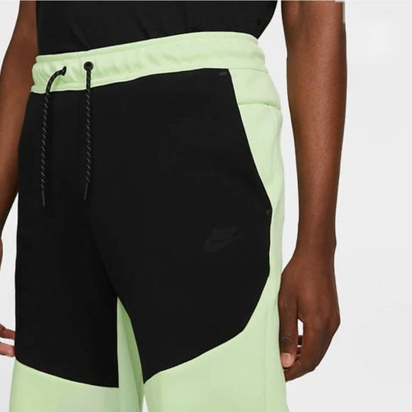 Nike Sportswear Tech Fleece Jogger Pants Lime Ice Black Size L - Picture 3 of 12